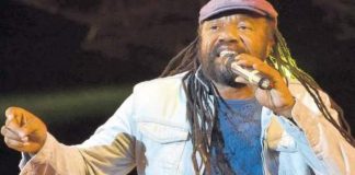 TONY REBEL: “IN RADIO TROPPA MUSICA SCADENTE”