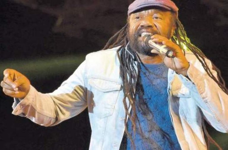 TONY REBEL: “IN RADIO TROPPA MUSICA SCADENTE” TONY REBEL: “IN RADIO TROPPA MUSICA SCADENTE”