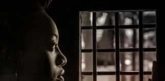 HEMPRESS SATIVA: FUORI DAGLI “SCHEME” HEMPRESS SATIVA: FUORI DAGLI "SCHEME"