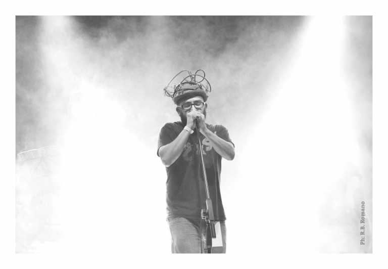 VOCE DEL VERBO SPOKEN: IL PRIMO ALBUM SOLISTA DI MASSIMO PASCA VOCE DEL VERBO SPOKEN: IL PRIMO ALBUM SOLISTA DI MASSIMO PASCA