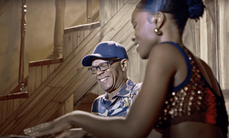 Beres Hammond – Let Me Help You