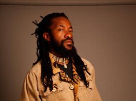 Junior Kelly torna in Europa con “Urban Poet” a luglio 2026 Junior Kelly torna in Europa con “Urban Poet” a luglio 2026